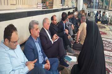 برپایی میز خدمت به مناسبت هفته دولت در مسجد جامع شفت