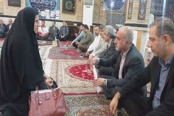 برپایی میز خدمت به مناسبت هفته دولت در مسجد جامع شفت