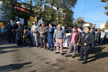 حضور کارکنان شبکه بهداشت در راهپیمایی ۱۳ آبان شهرستان شفت