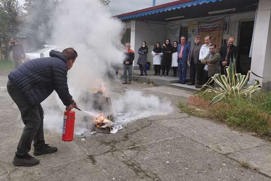 برگزاری مانور اطفای حریق به مناسبت هفته پدافند غیرعامل در شهرستان شفت 